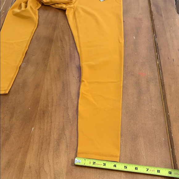 Prana NWT Chakara Mid Rise Mustard Yellow Leggings Size Medium - Picture 8 of 13